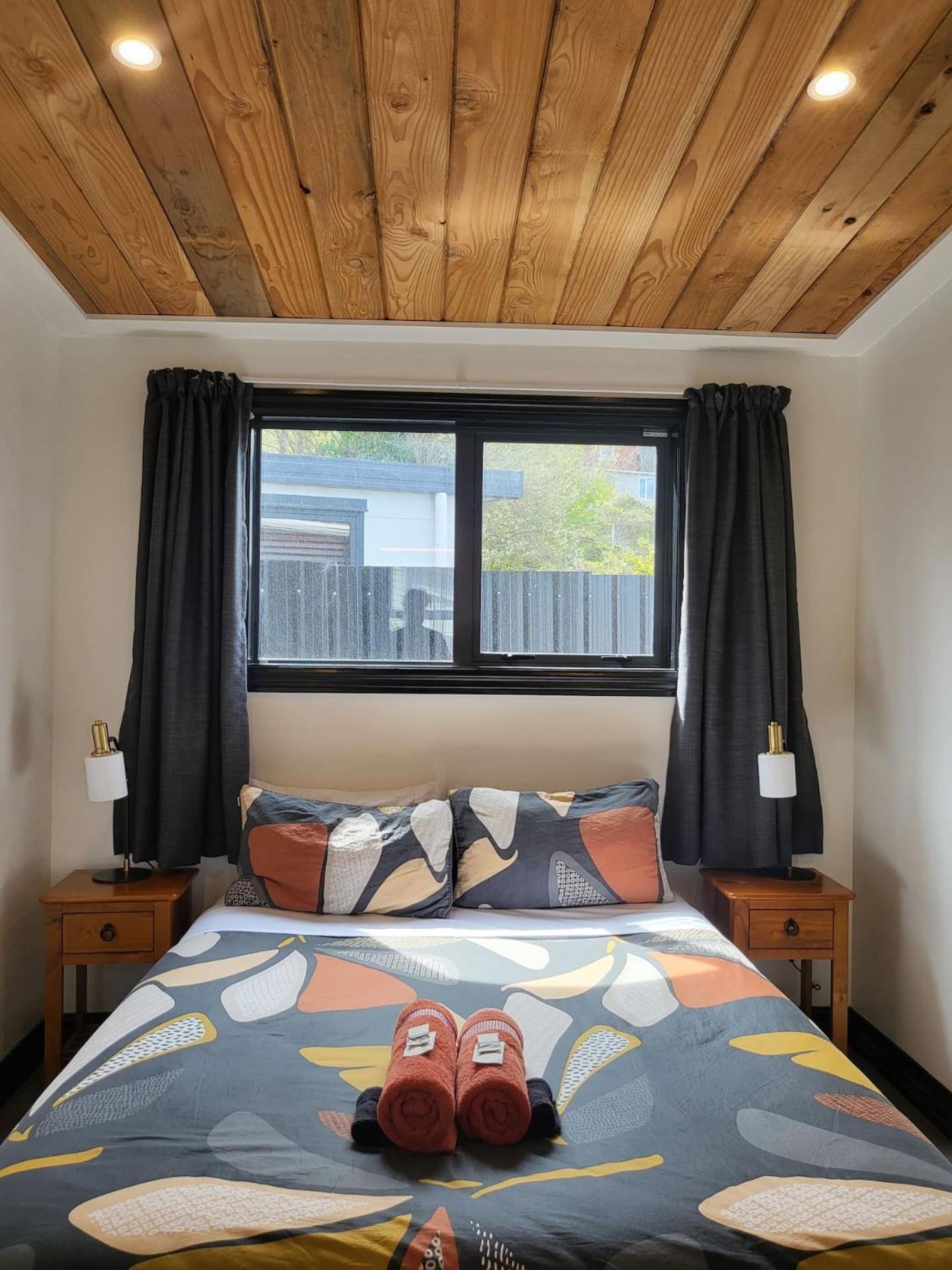 A Stone'S Throw From Town Tiny Home ديوندين المظهر الخارجي الصورة